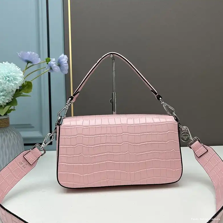 Vintage HOT Re-Edition Leather Baguette Fendi Crocodile Bag Medium Pink In 0417